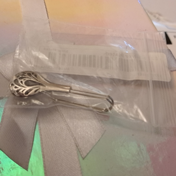 Earrings - Picture 10 of 10